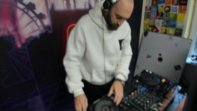 Живые игры 03.10.2025